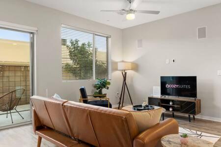 Paradise Cozysuites With Pool And Jacuzzi 11 Phoenix Exterior photo