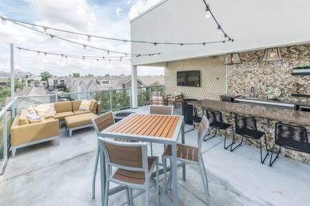 Paradise Cozysuites With Pool And Jacuzzi 11 Phoenix Exterior photo