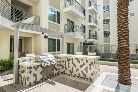 Paradise Cozysuites With Pool And Jacuzzi 11 Phoenix Exterior photo