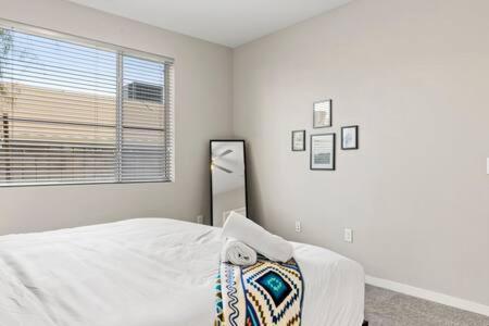 Paradise Cozysuites With Pool And Jacuzzi 11 Phoenix Exterior photo
