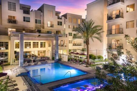 Paradise Cozysuites With Pool And Jacuzzi 11 Phoenix Exterior photo