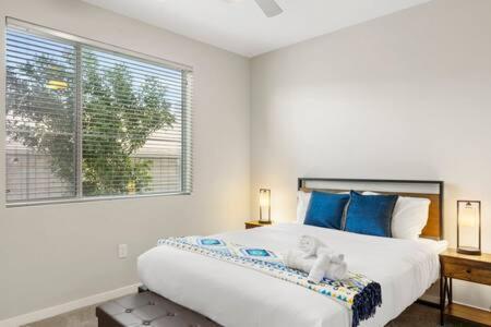 Paradise Cozysuites With Pool And Jacuzzi 11 Phoenix Exterior photo